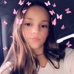 Meet your Posher, Flora